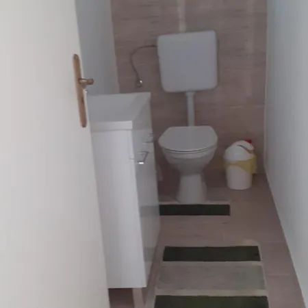 Lotusz Apartment *