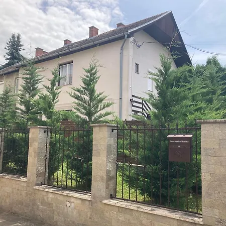 Lotusz Apartment *